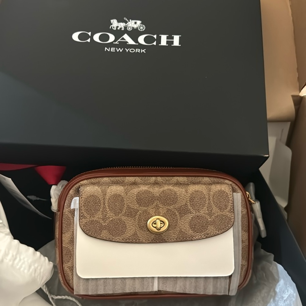 Brandnew Retail Coach Willow Camera Bag